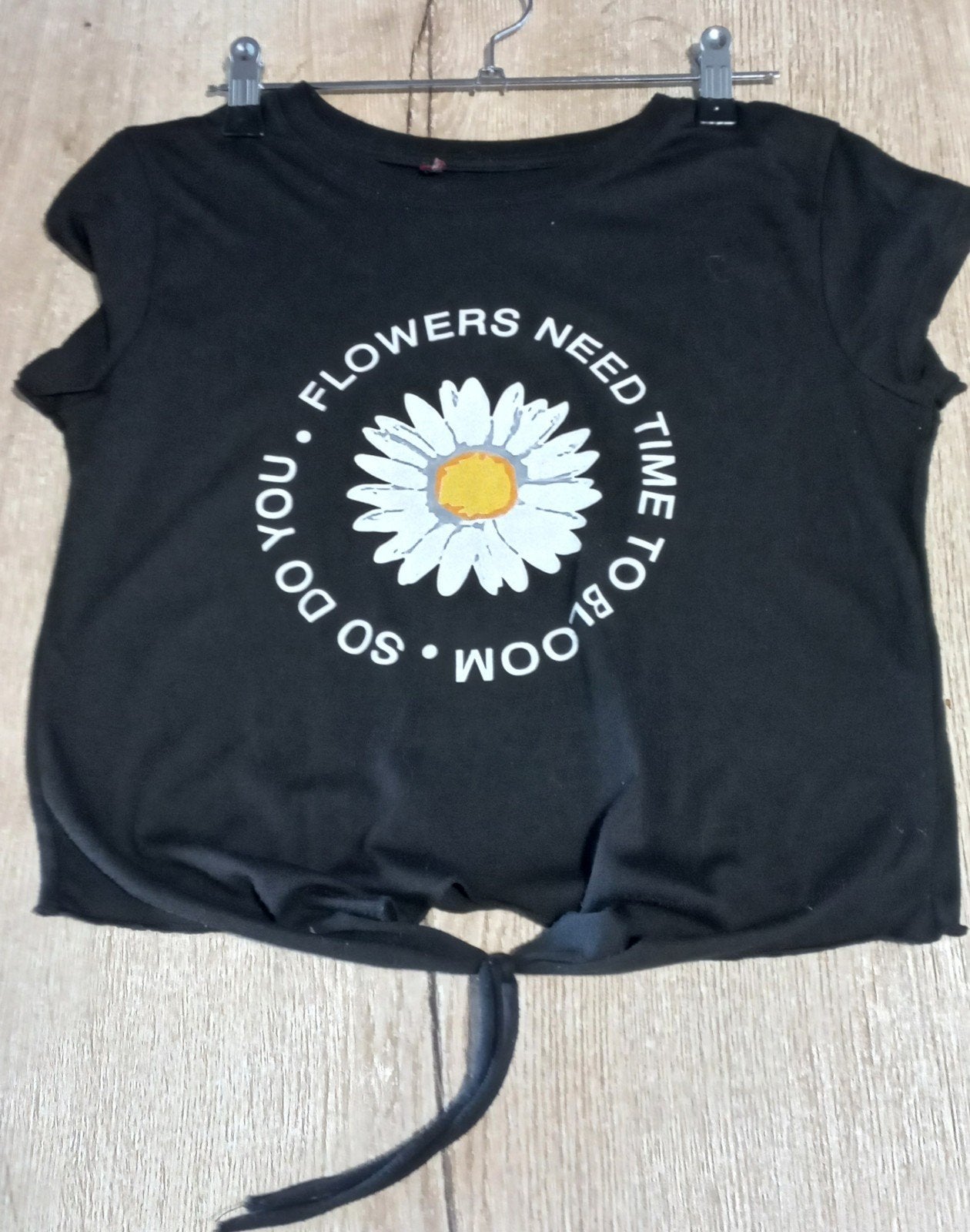 Zwart T-shirt met bloemenprint en tekst maat S, Zwart, Ophalen of Verzenden, Korte mouw, Maat 36 (S)