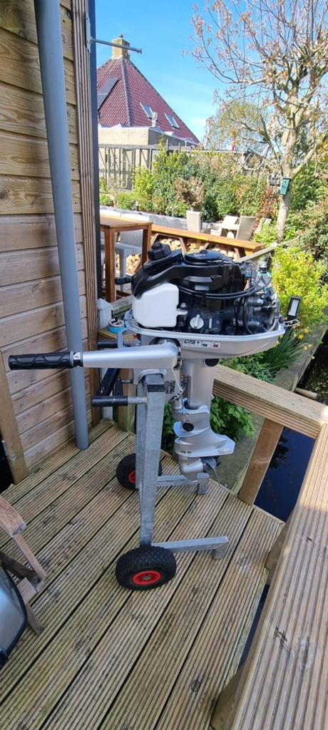 Buitenboordmotor 5 PK Honda+ tank + bok – weinig gebruikt, Watersport en Boten, Accessoires en Onderhoud, Ophalen of Verzenden