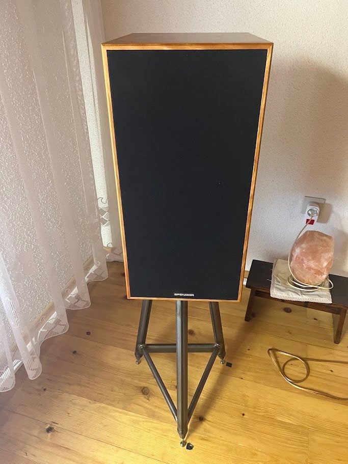 Spendor SP2/3R2 with stands SolidSteel SS5, Overige merken, Gebruikt, Ophalen of Verzenden, 120 watt of meer