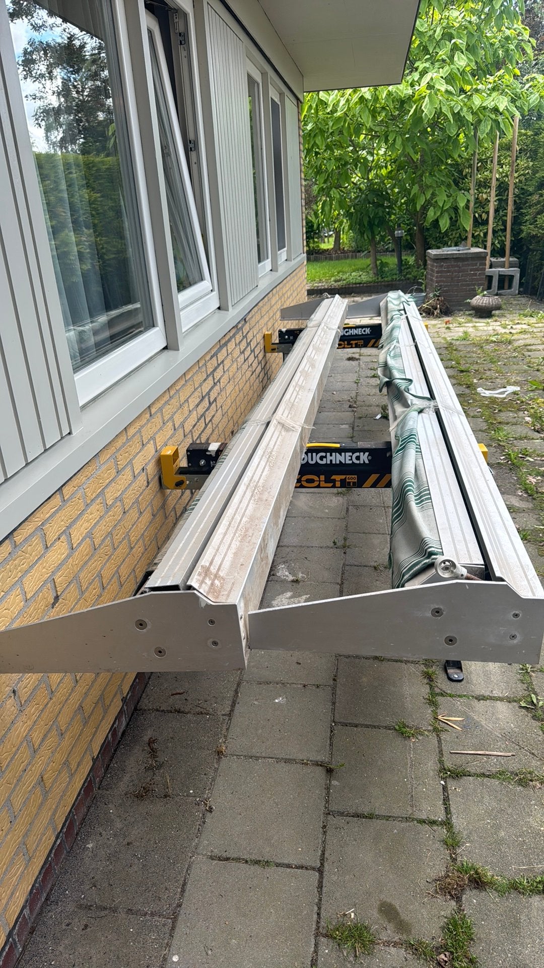 2x zonneschermen. Groot 4 meter, Ophalen, Gebruikt, 150 tot 300 cm, 250 cm tot 450 cm