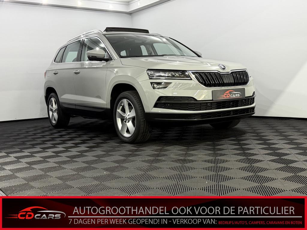 Skoda Karoq 1.0 TSI Business Edition Panoramadak, Camera, Na, Voorwielaandrijving, Stof, Gebruikt, Euro 6
