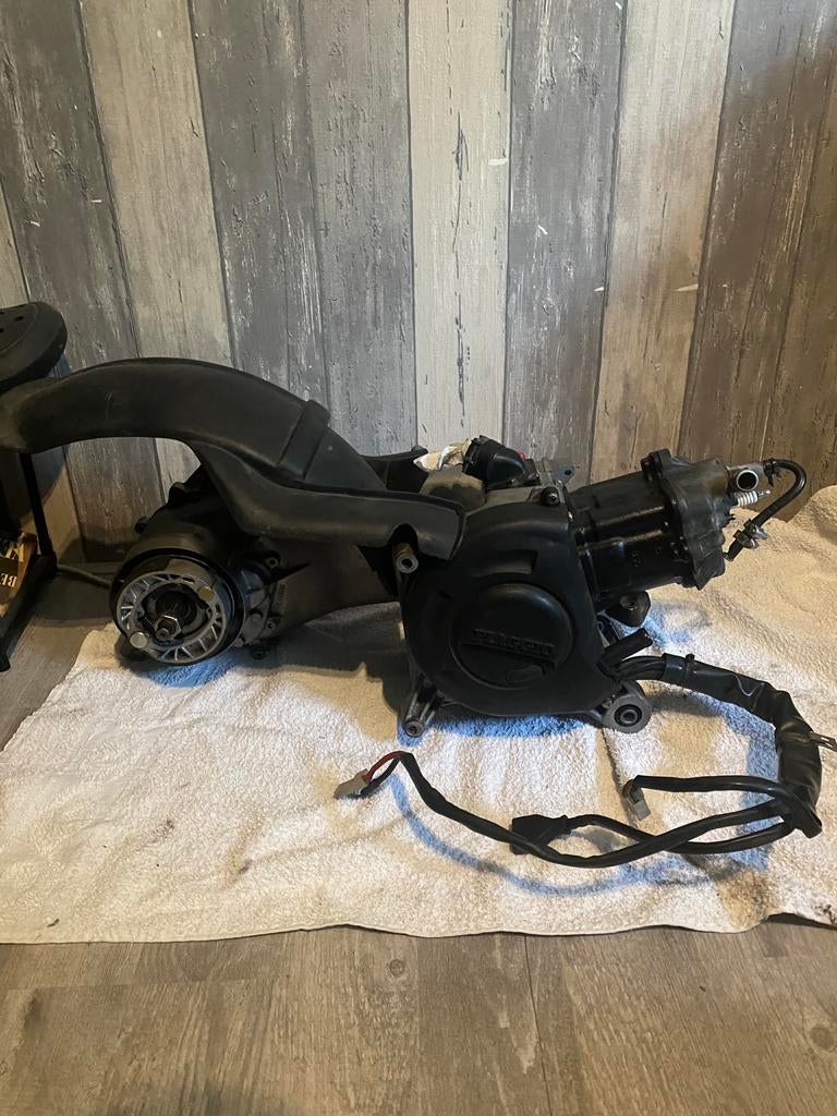 Plug and play 125cc lc blok met papieren, Ophalen, Zo goed als nieuw, Blok, Piaggio
