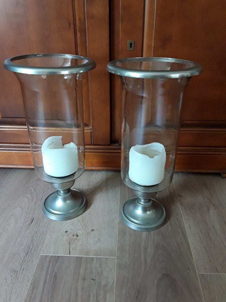 HURRICANE KANDELAAR/WINDLICHT. Hurricane met metalen rand, Huis en Inrichting, Woonaccessoires | Kandelaars en Kaarsen, Ophalen