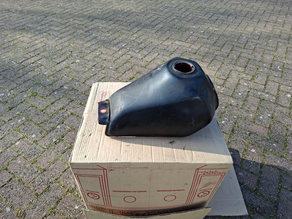 Honda MTX tank - geen roest, zeer netjes, deukje, Fietsen en Brommers, Ophalen of Verzenden, Gebruikt