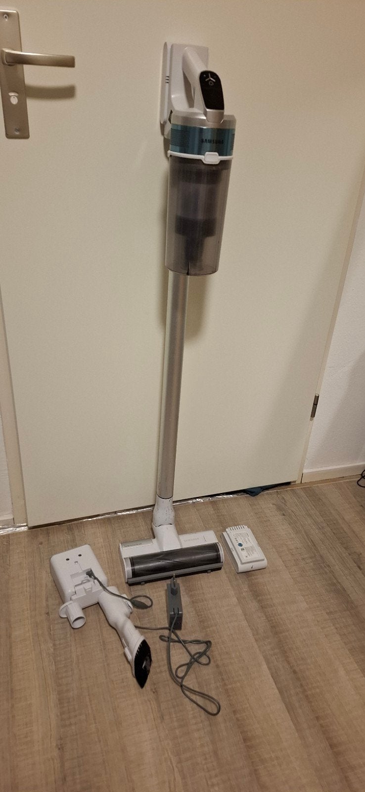 Samsung Jet 70 Turbo steelstofzuiger met 2 accu's, Witgoed en Apparatuur, Stofzuigers, Draadloos, Ophalen of Verzenden, Zo goed als nieuw