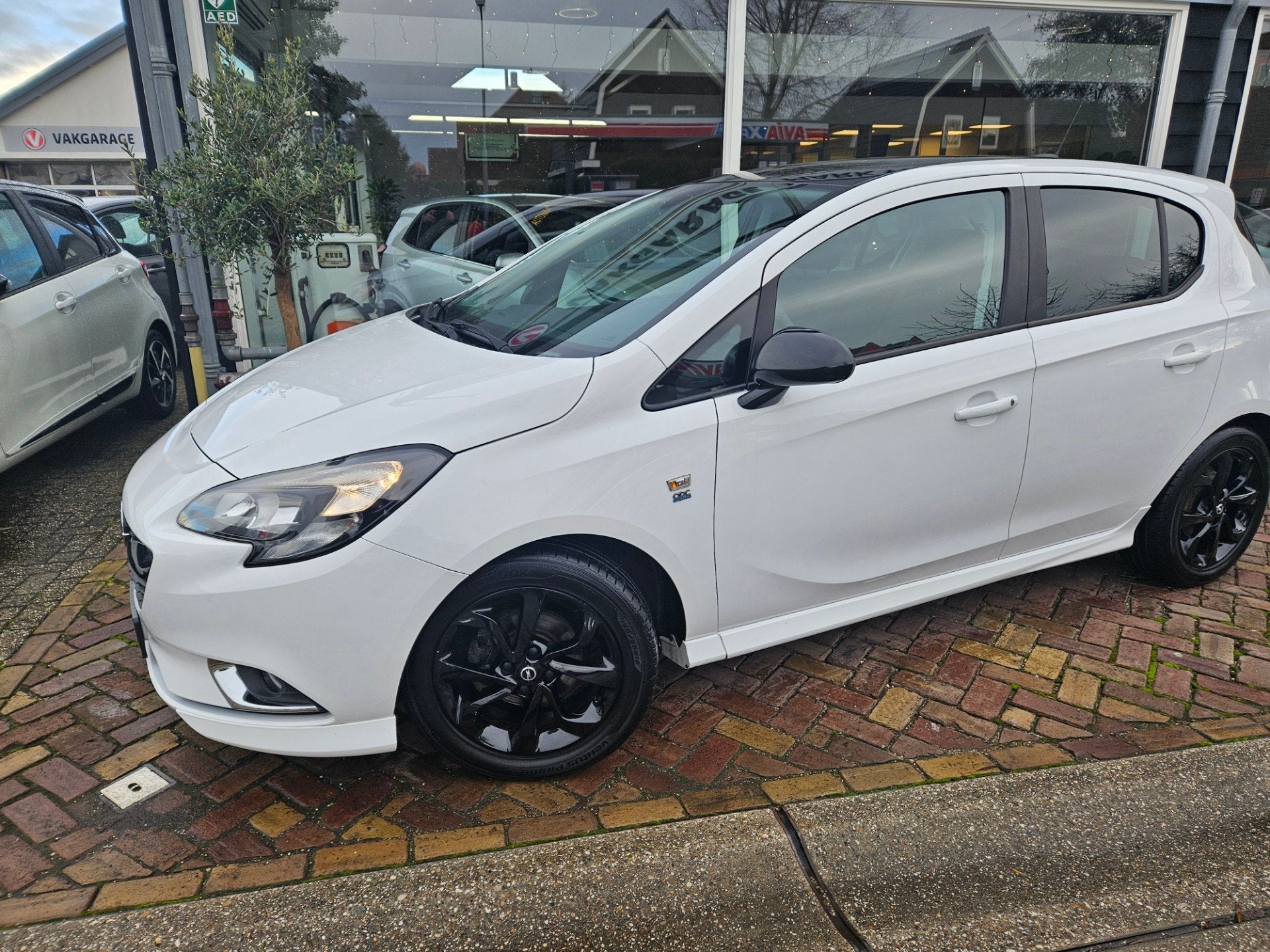 Opel Corsa 1.4 Opc-Line,stuur/stoelverwarming!leuke auto, Voorwielaandrijving, 1063 kg, Gebruikt, 4 cilinders