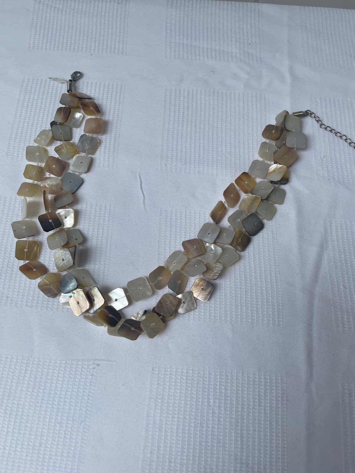 Prachtige ketting met vierkante schelpjes, Sieraden, Tassen en Uiterlijk, Kettingen, Overige materialen, Verstelbaar, Overige kleuren
