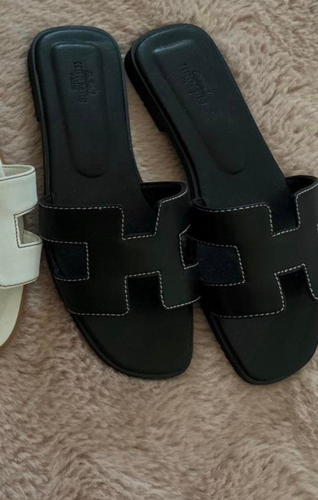 Hermes oran slippers zwart 36, Ophalen of Verzenden, Zo goed als nieuw