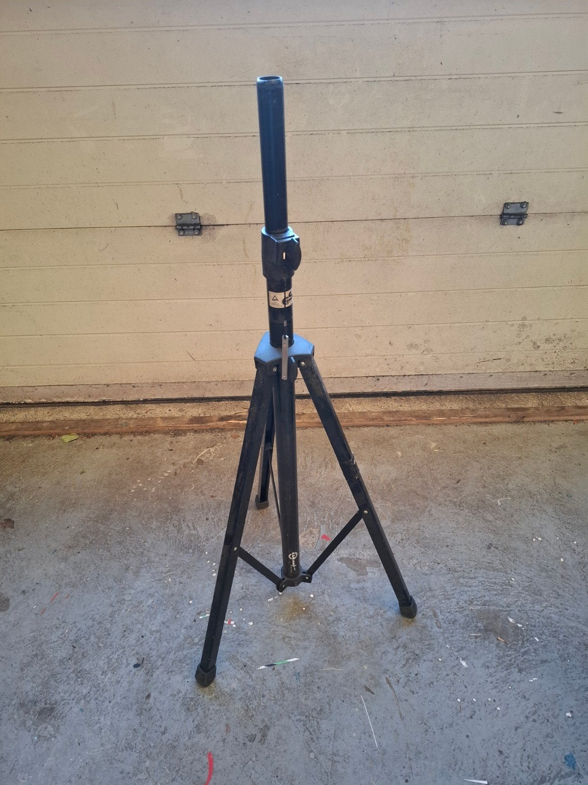 1x Box statief, Muziek en Instrumenten, Standaards, Ophalen of Verzenden, Gebruikt, Instrumentstandaard, Speaker