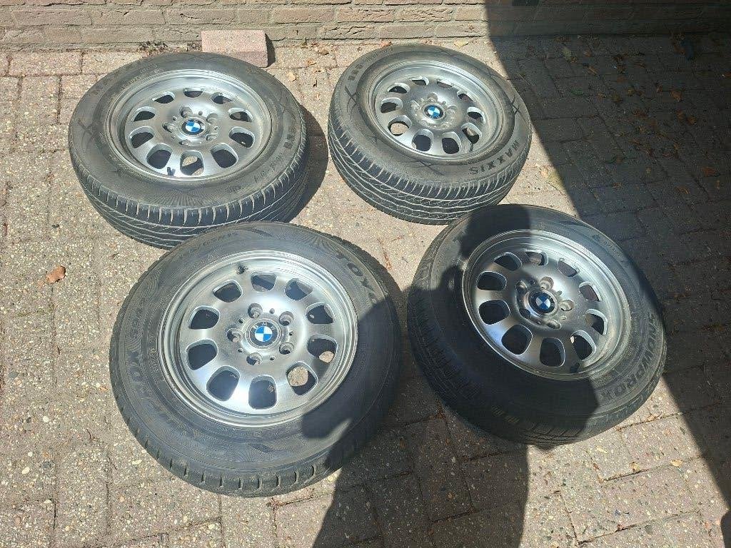 uitstekende set alluminium  velgen met goede banden bmw, Auto-onderdelen, Banden en Velgen, Ophalen, 15 inch, Banden en Velgen