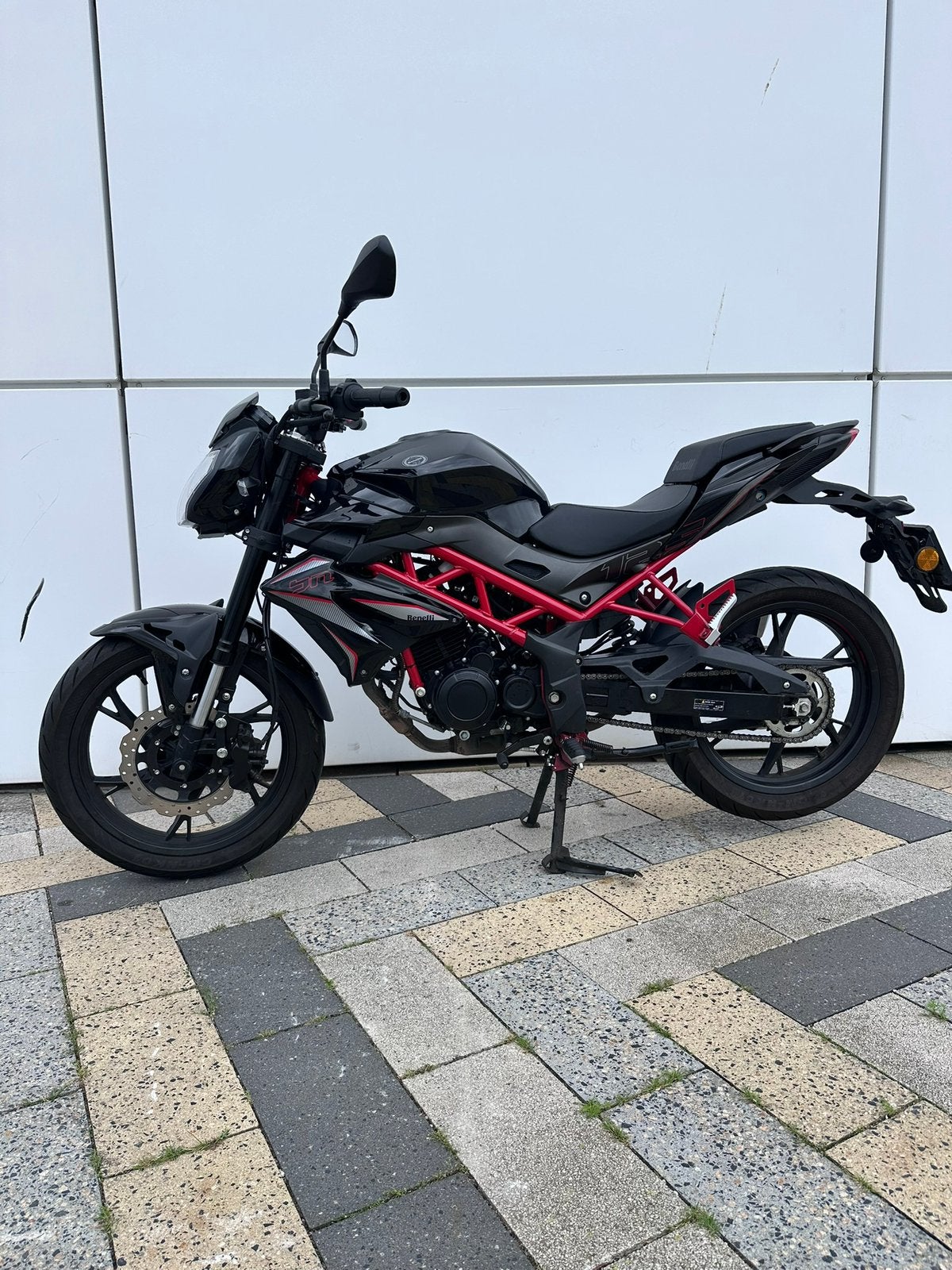 Benelli BN125 2025 | 10.000 km | Topstaat, Motoren, Gebruikt, Particulier, 125 cc, 11 kW of minder
