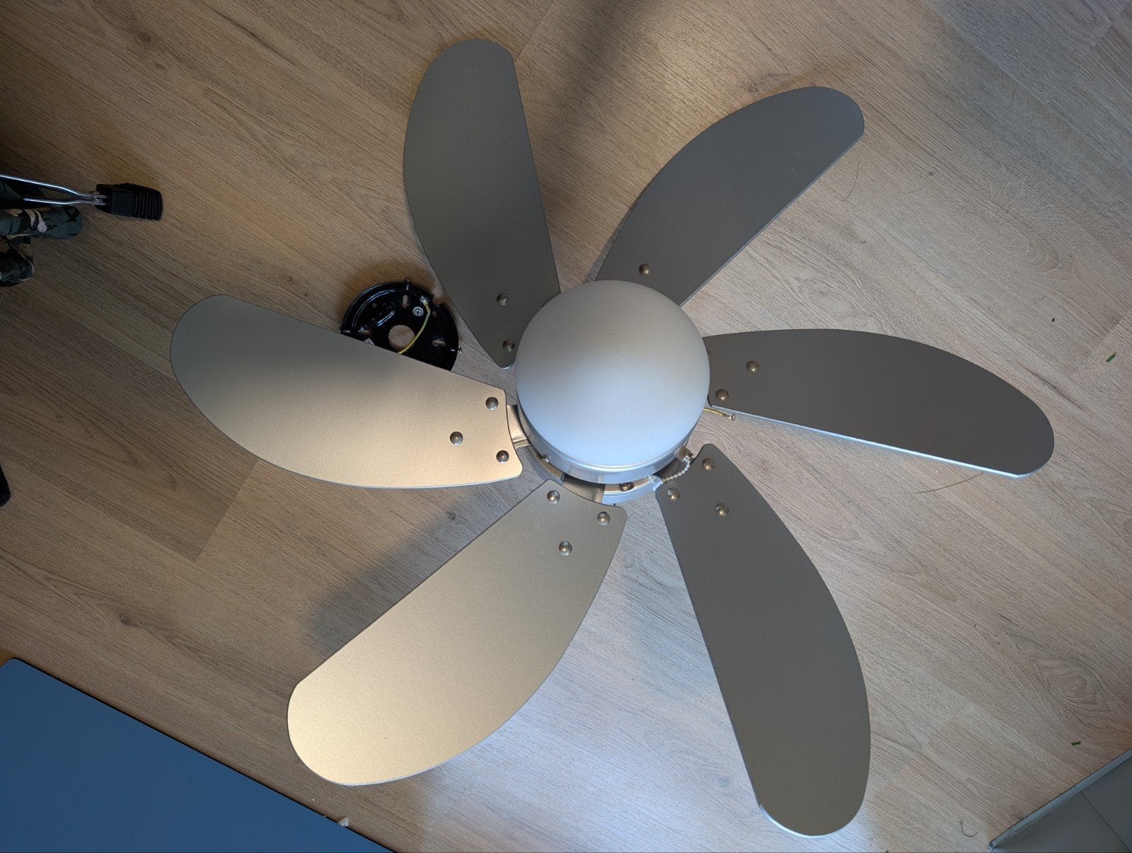 Plafondventilator met verlichting zilvergrijs, Ophalen, Zo goed als nieuw, Plafondventilator