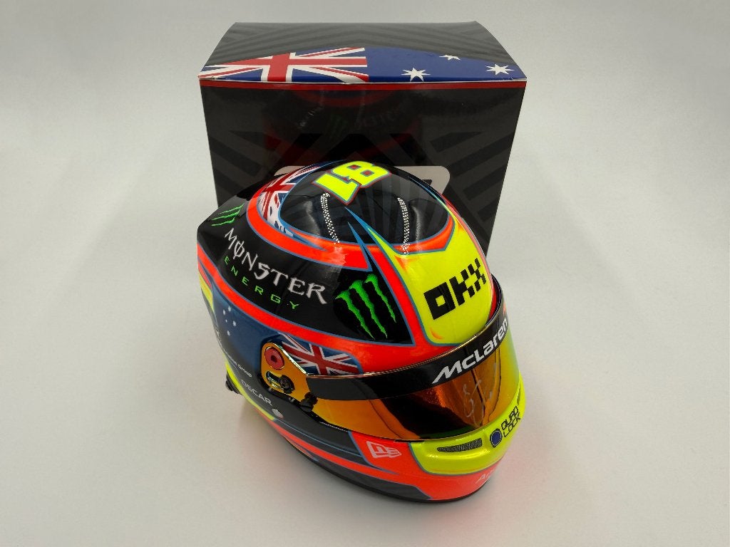 1/2 helm helmet F1 Piastri 2025 (McLaren) signed, Ophalen of Verzenden, Formule 1