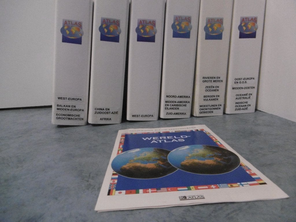 6 Atlasmappen (ringbanden) met wereldkaarten, Boeken, Ophalen of Verzenden, 1800 tot 2000, Wereld, Landkaart