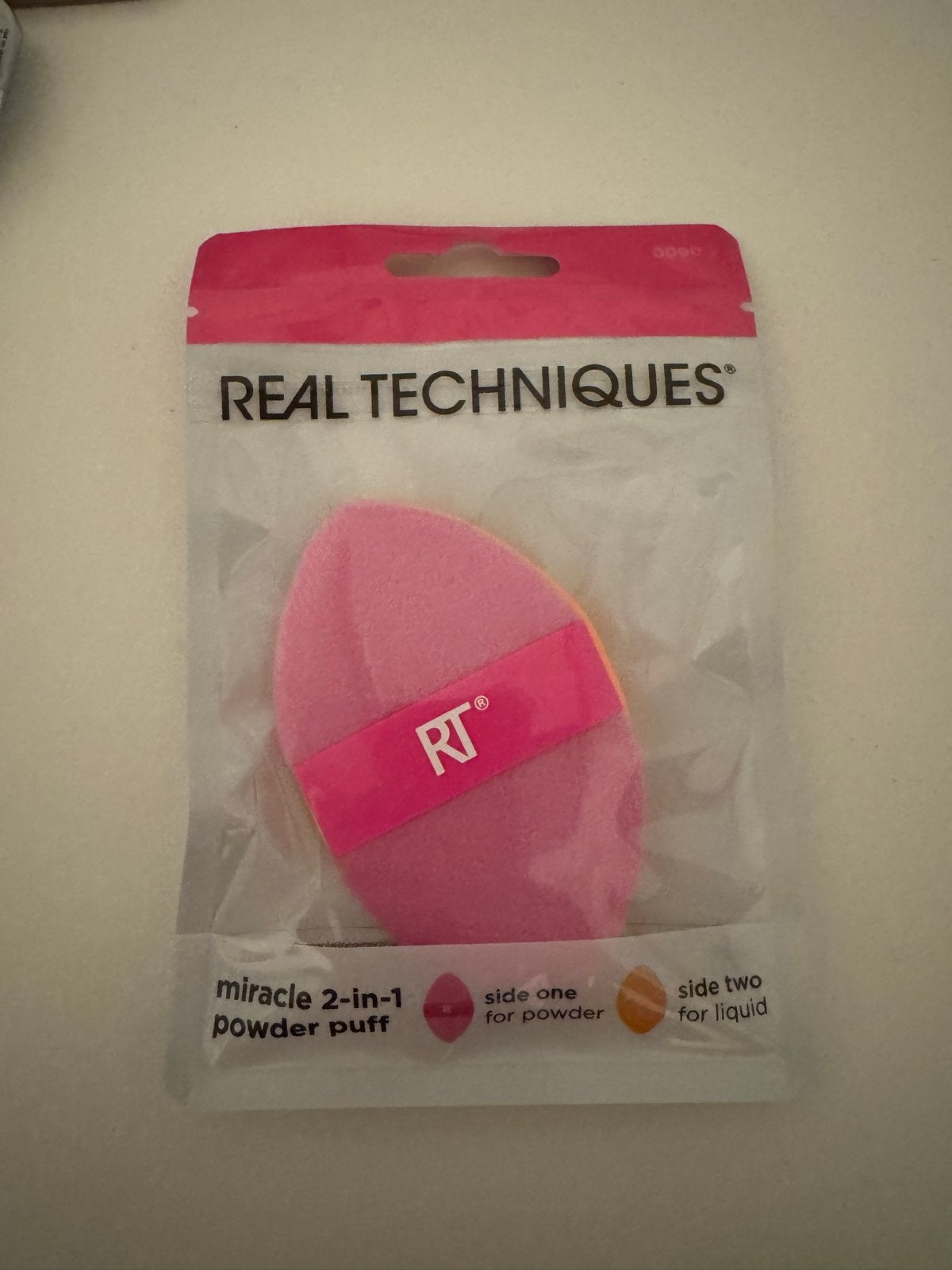 Real Techniques Miracle 2-in-1 Powder Puff, Gehele gezicht, Nieuw, Ophalen of Verzenden, Roze