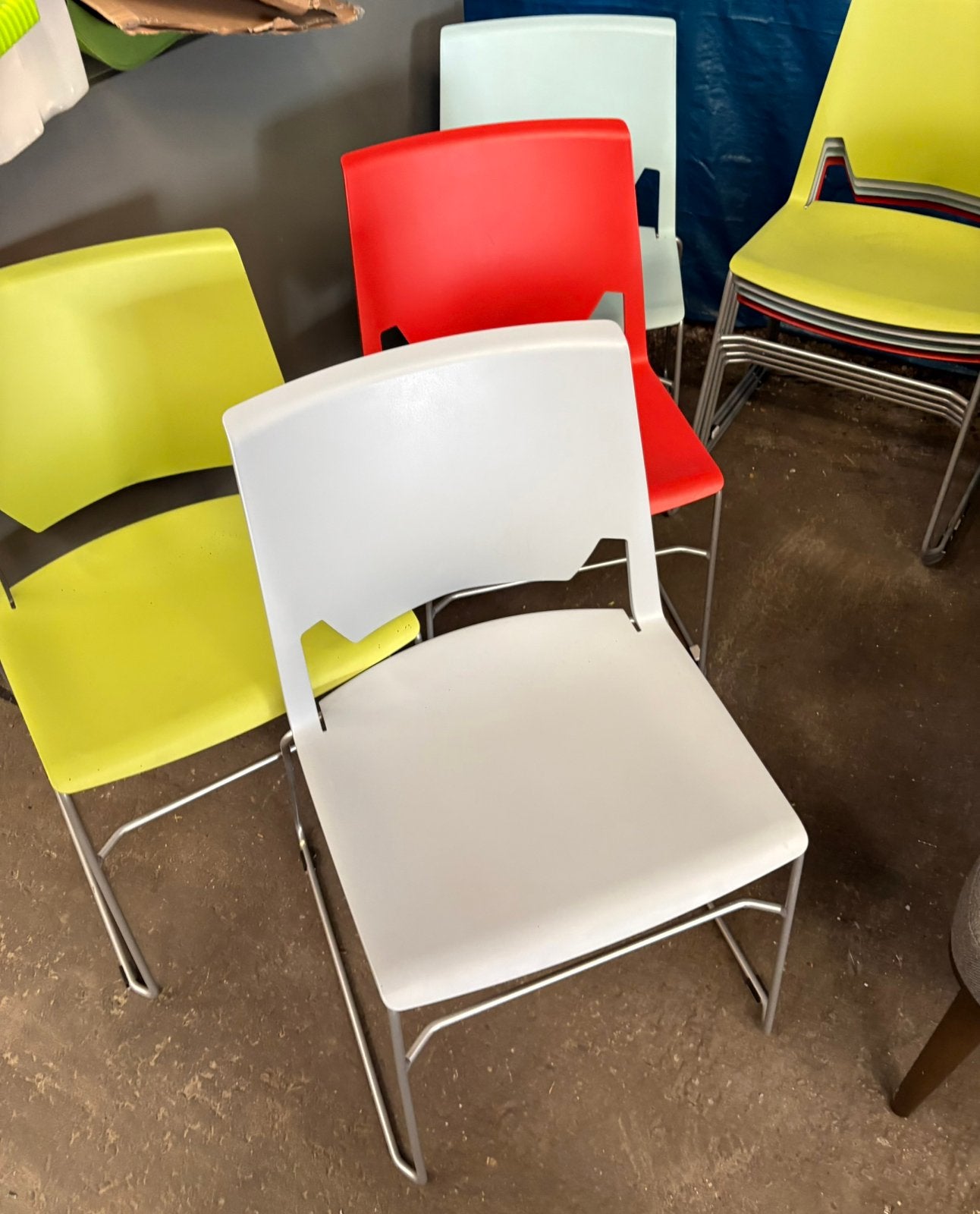 Stapelbare kunststof design stoelen, Ophalen, Gebruikt, Kunststof, Vijf, Zes of meer stoelen