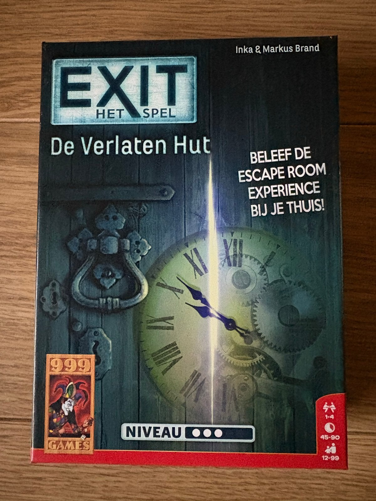 Escape Room: EXIT Het Spel: De Verlaten Hut - 999 Ganes, Drie of vier spelers, Ophalen of Verzenden, Zo goed als nieuw