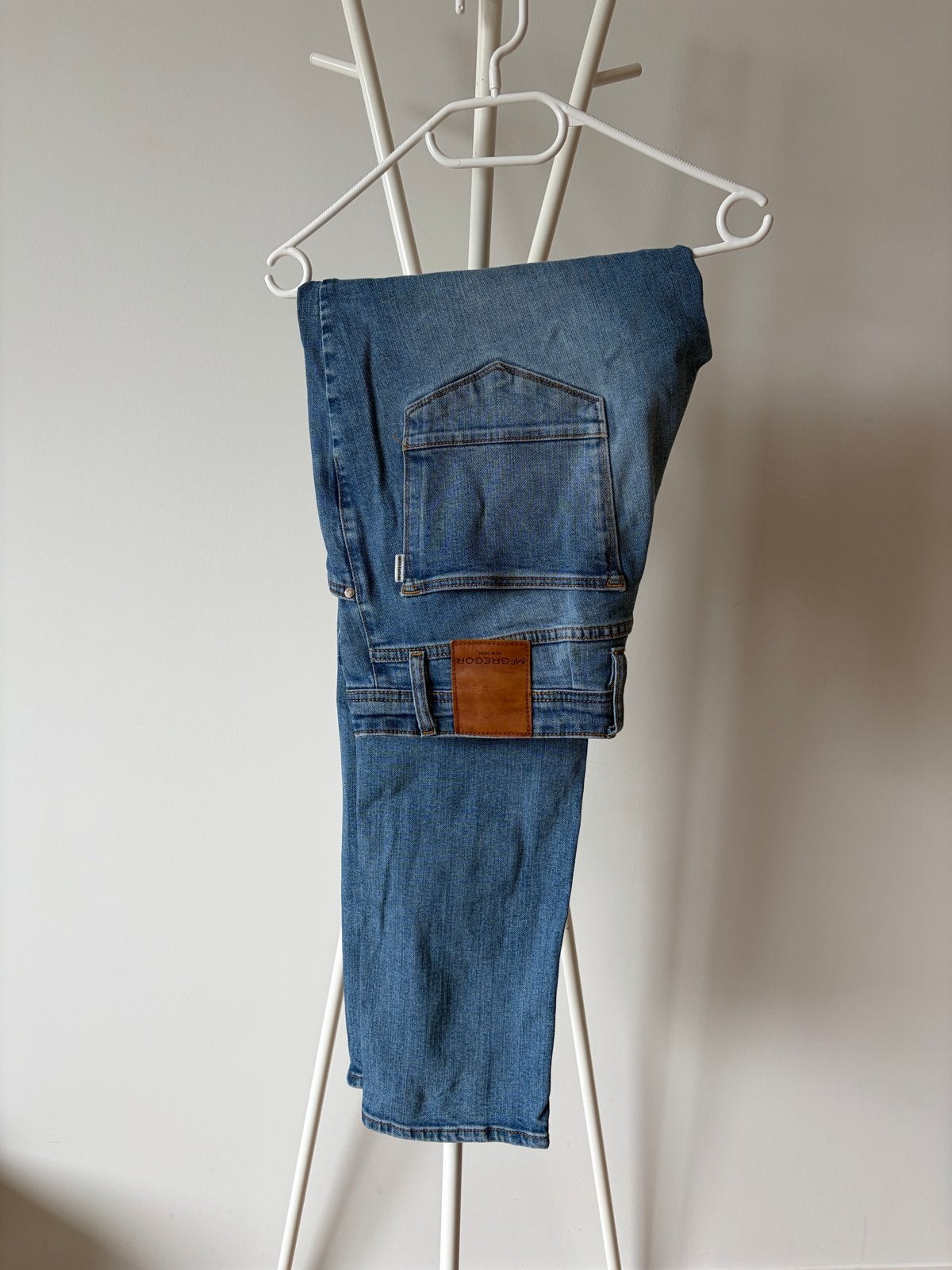 McGregor Slim Fit Jeans - Medium Blue Denim, Kleding | Heren, Spijkerbroeken en Jeans, Ophalen of Verzenden, Zo goed als nieuw