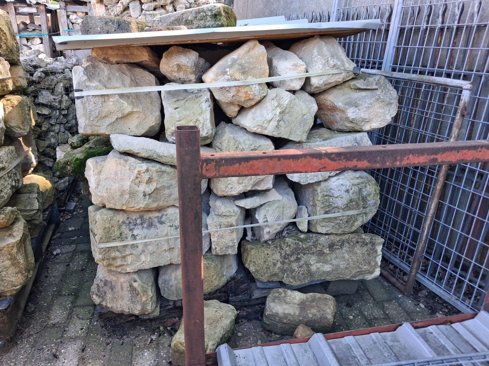 stapel blokken kunradersteen, Ophalen, Minder dan 100 cm, Minder dan 25 cm