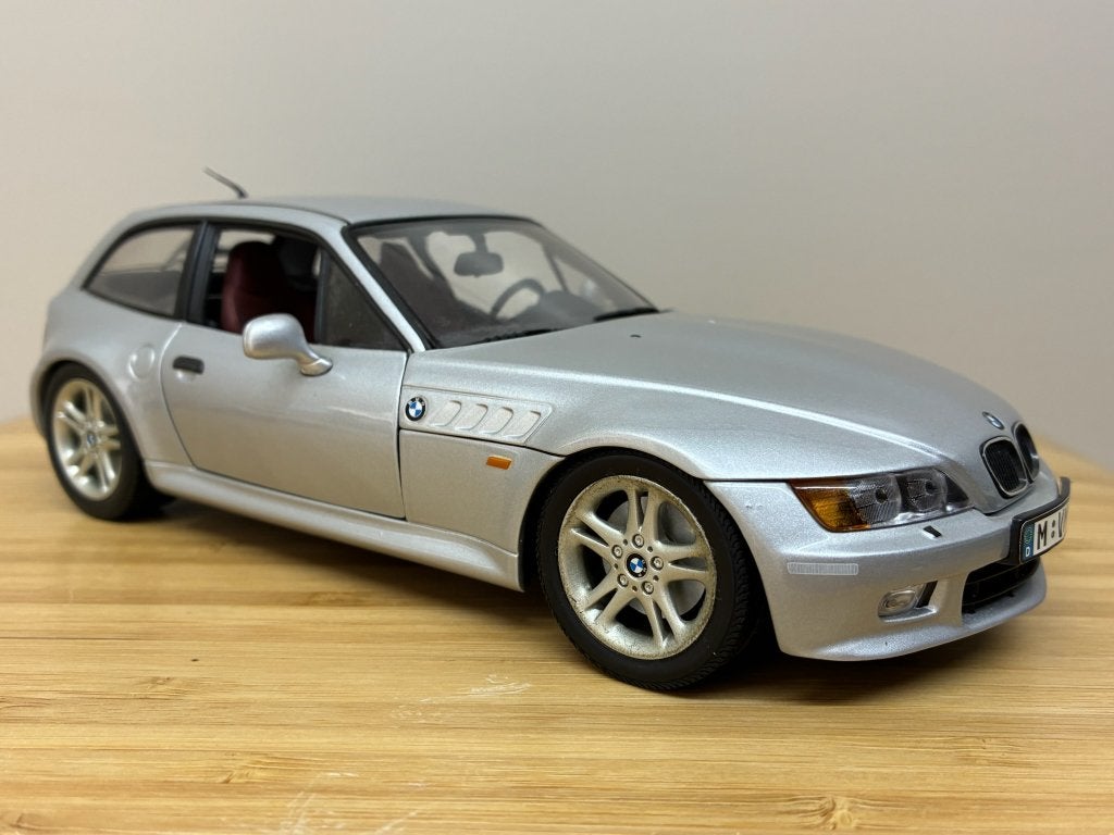 BMW  Z3 Coupe 2.8  Grijs metallic  1/18 UT Models, Hobby en Vrije tijd, Modelauto's | 1:18, Ophalen of Verzenden, Zo goed als nieuw