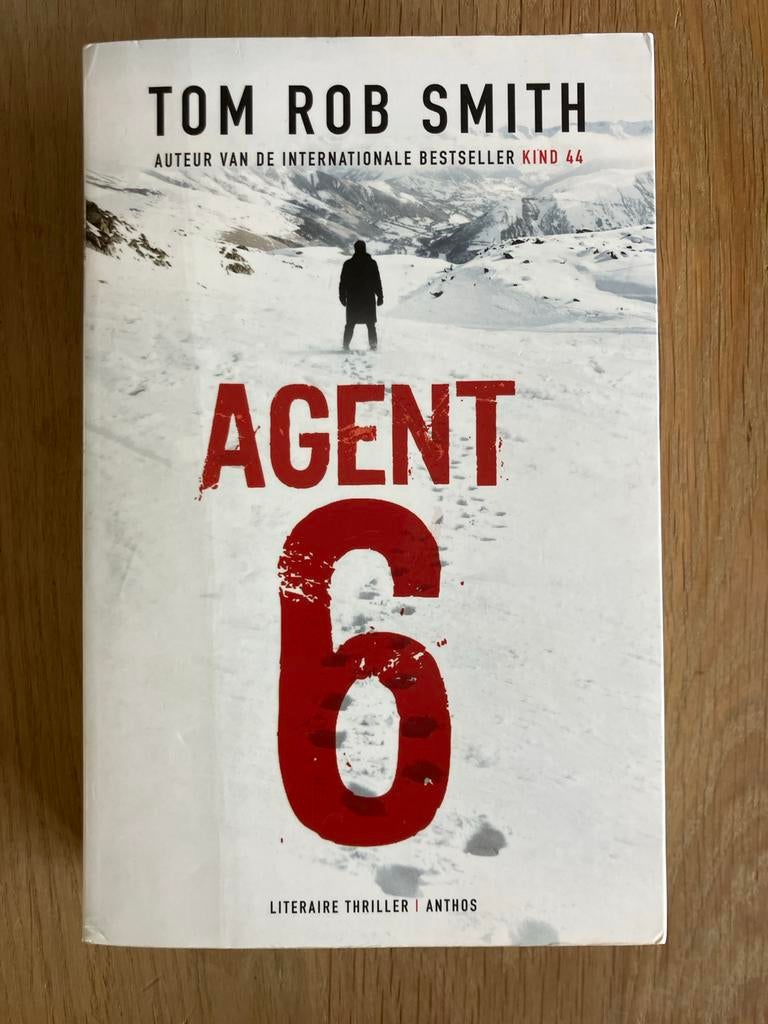 Agent 6 - Tom Rob Smith (Literaire thriller), Ophalen of Verzenden, Zo goed als nieuw, Europa overig