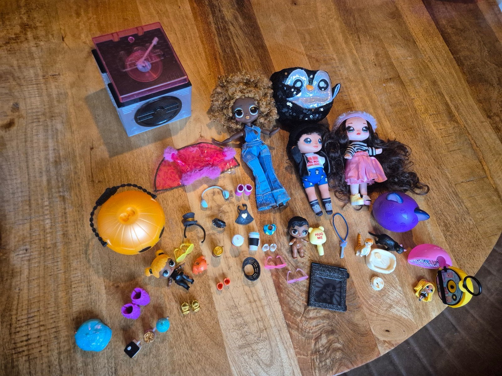 Grote set L.O.L. + Na! Na! Na! Surprise poppen en accessoire, Ophalen of Verzenden, Zo goed als nieuw, Overige typen