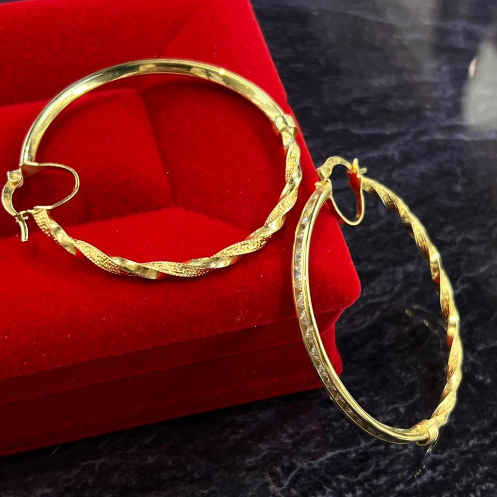 14k gouden oorbellen wokkels model met stenen, Ophalen of Verzenden, Nieuw, Goud