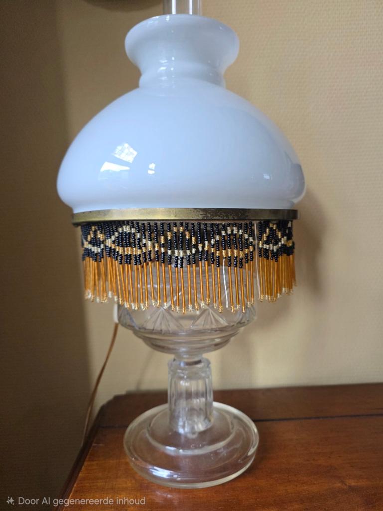 prachtige glas geslepen peterolie lamp te koop, Ophalen