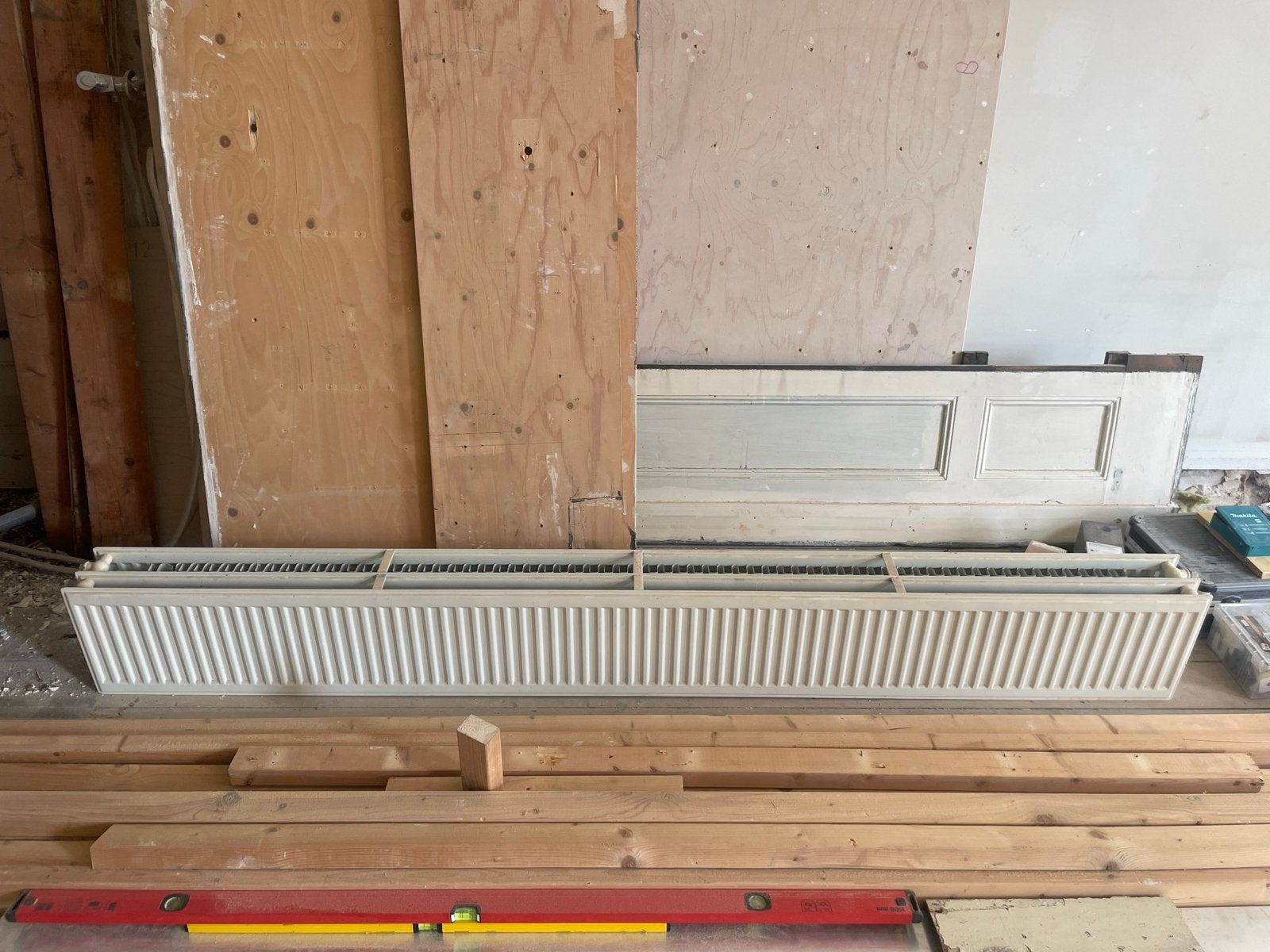 Radiator - T33 30x240cm, Doe-het-zelf en Verbouw, Verwarming en Radiatoren, Ophalen, 30 tot 80 cm, Gebruikt, Radiator