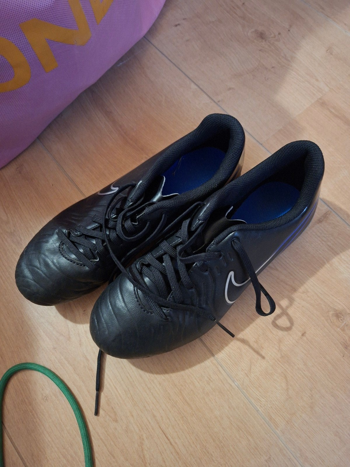 Nike voetbalschoenen zwart -38 5, Ophalen of Verzenden, Gebruikt, Schoenen