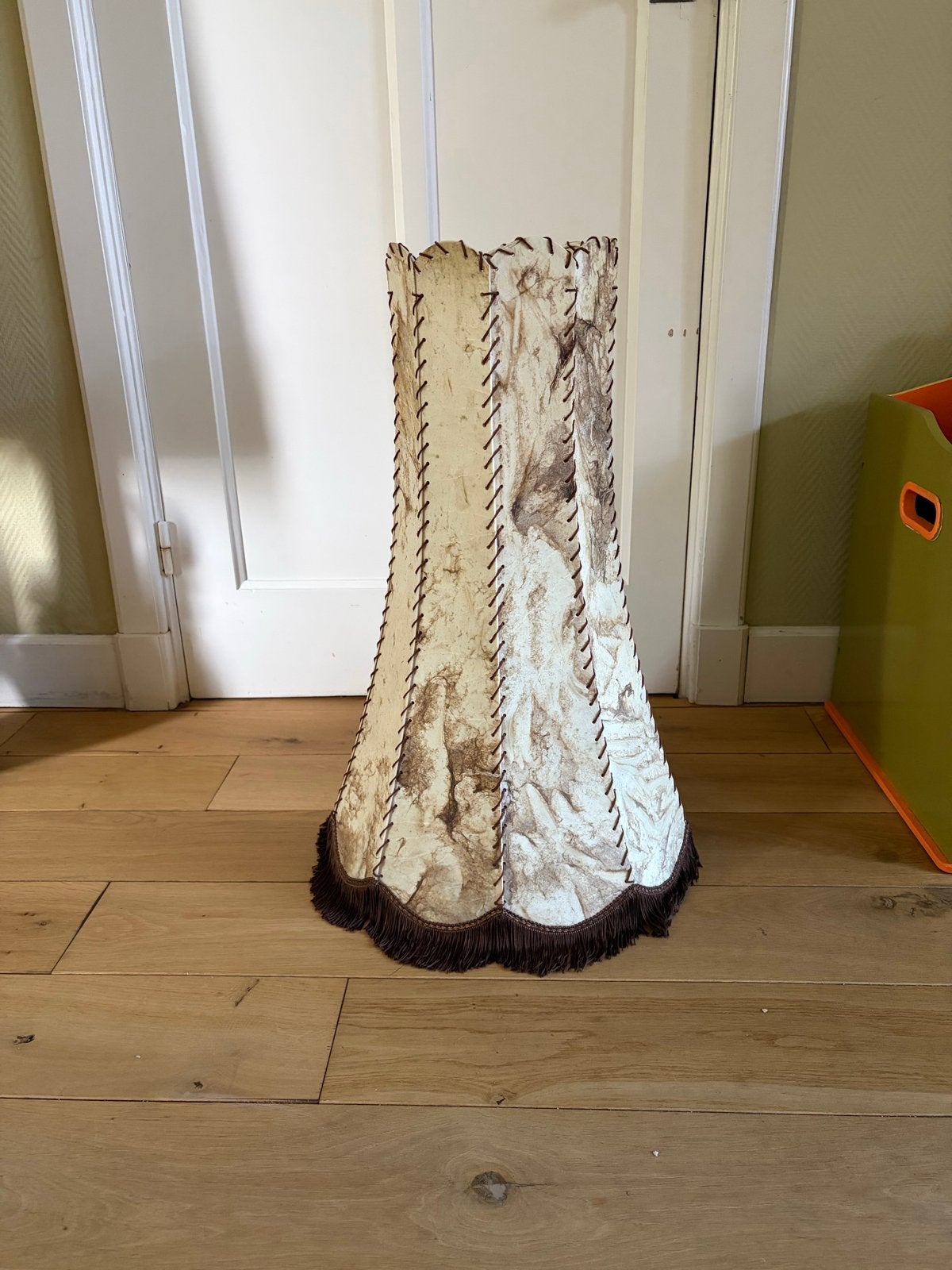 Vintage lampenkap met franjes - Gemaakt van varkensblaas, Ophalen, Gebruikt, Bruin, Overige typen