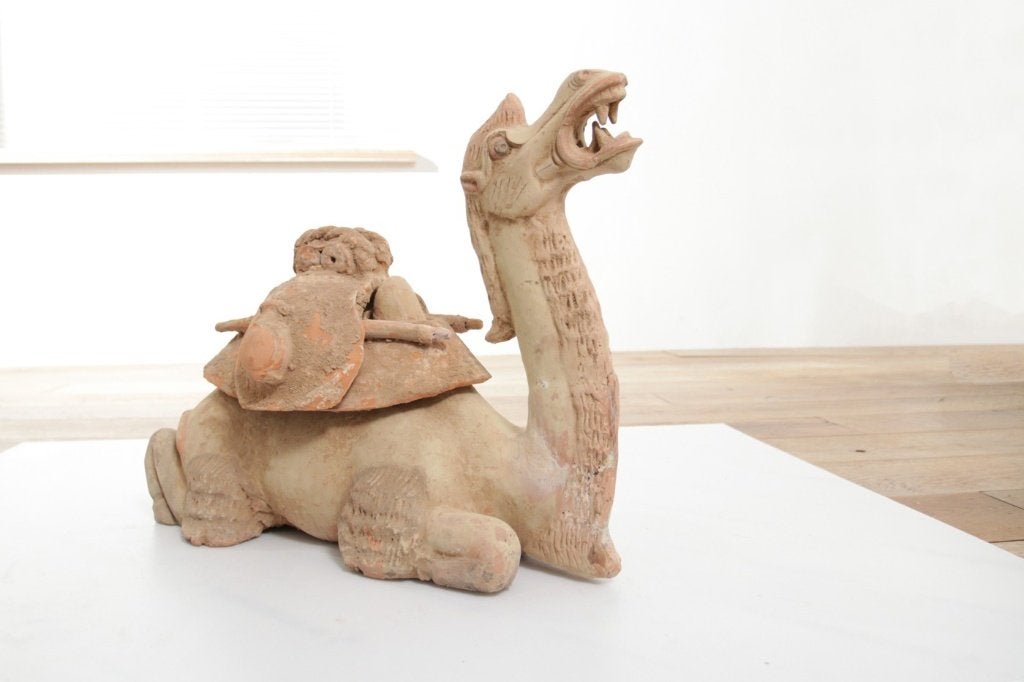 Chinese terracotta kameel met los zadel – Wei-/Tang-stijl, Antiek en Kunst, Ophalen, Zoogdier, 20 - 50 cm, Steen of Keramiek