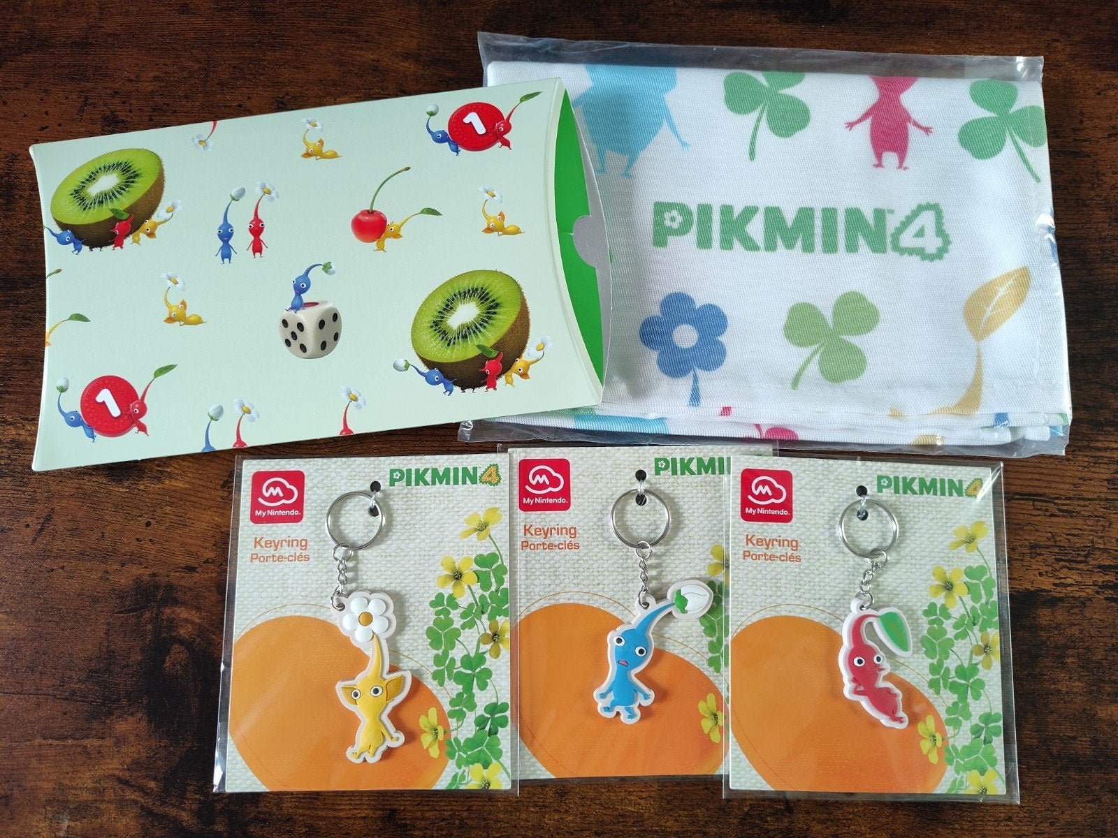 Veel Nintendo merchandise, oa Pikmin 4, Mario Kart 8 etc, Ophalen of Verzenden, Nieuw, Met 1 controller, Switch Original