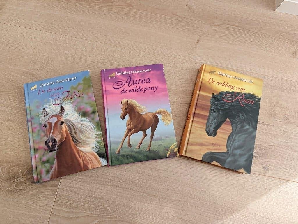 Paardenboeken 3 stuks, Ophalen of Verzenden, Zo goed als nieuw, Paarden of Pony's, Christine Linneweever