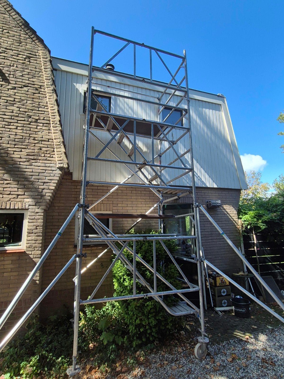 Grote steiger te huur, Doe-het-zelf en Verbouw, Steigers, Ophalen of Verzenden, Zo goed als nieuw, Rolsteiger of Kamersteiger
