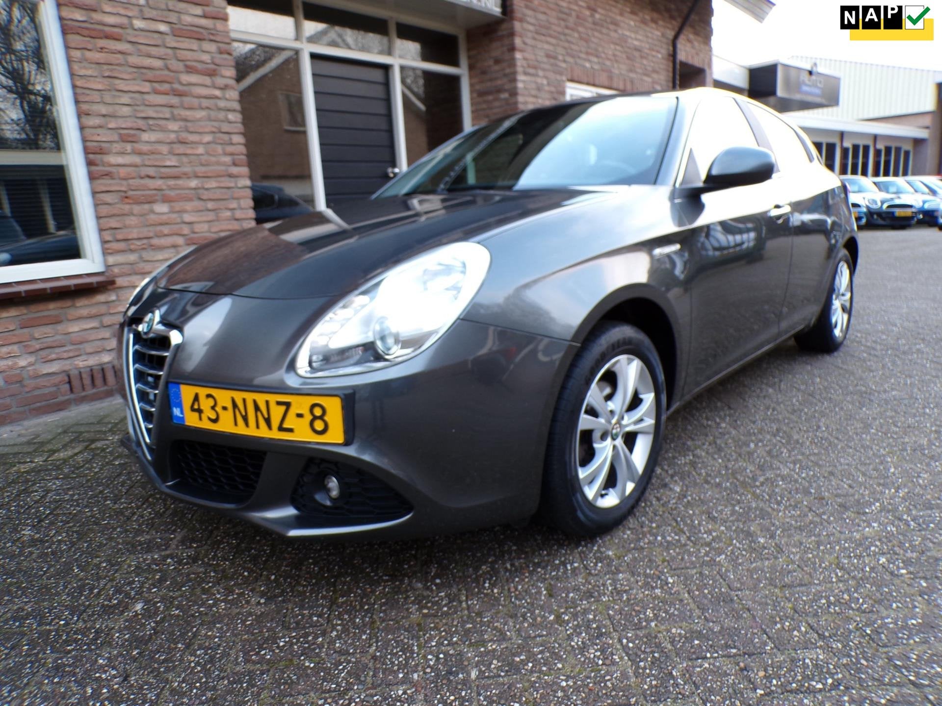 Alfa Romeo Giulietta 1.4 T Distinctive, Voorwielaandrijving, Stof, Gebruikt, Zwart