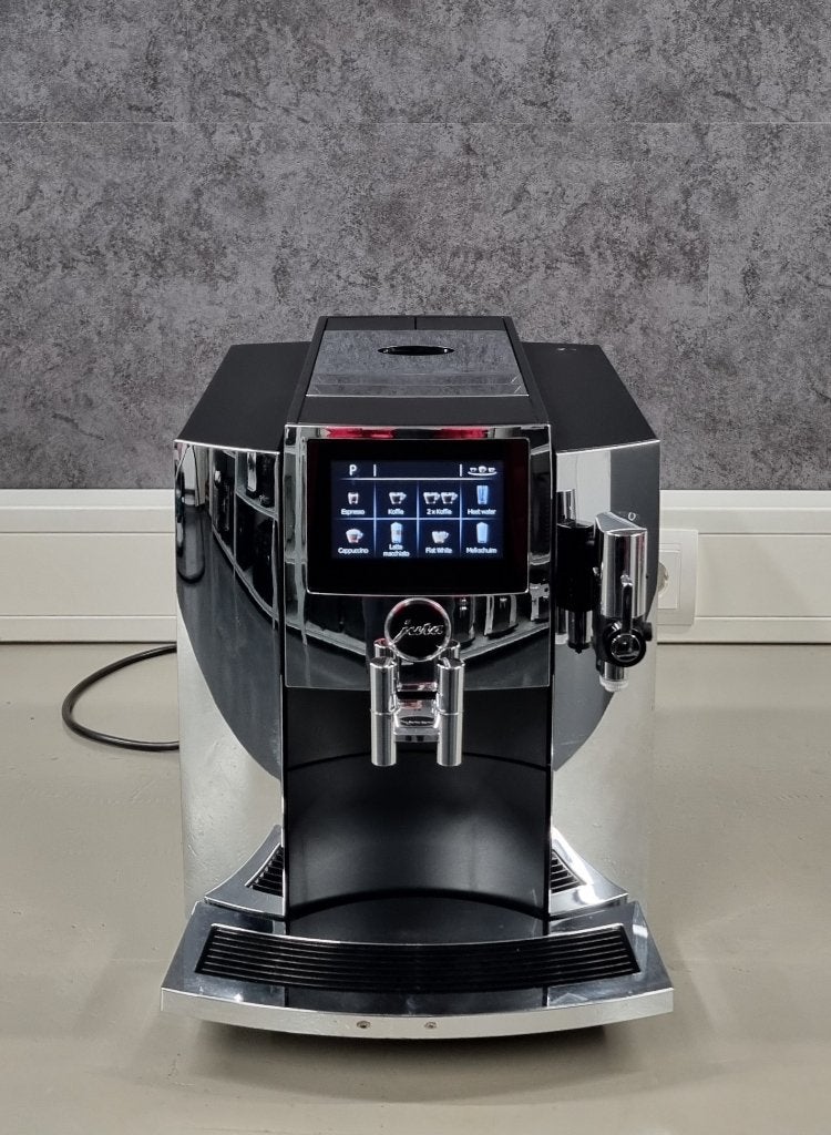 Jura S8 Chrome MET GARANTIE EN SERVICEBEURT, Kundendienst@jura.com, 10 kopjes of meer, Ophalen of Verzenden, Koffiemachine
