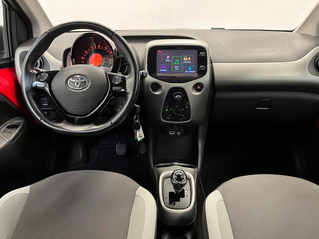 Toyota Aygo 1.0 VVT-i x-play | CAMERA |, Stof, Gebruikt, Met garantie (alle), 4 stoelen