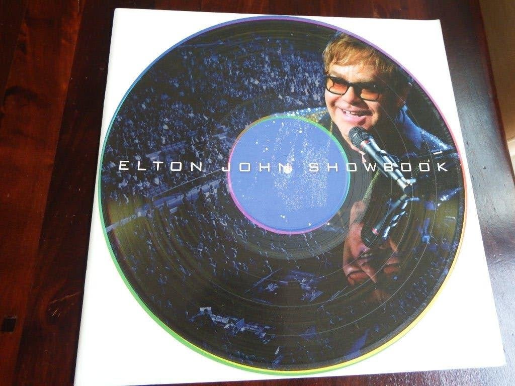 Elton John - Showbook, Artiest, Ophalen of Verzenden, Zo goed als nieuw, Elton John