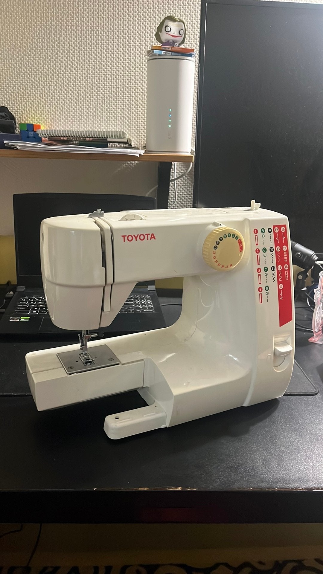 Toyota naaimachine, Ophalen, Zo goed als nieuw, Naaimachine, Overige merken