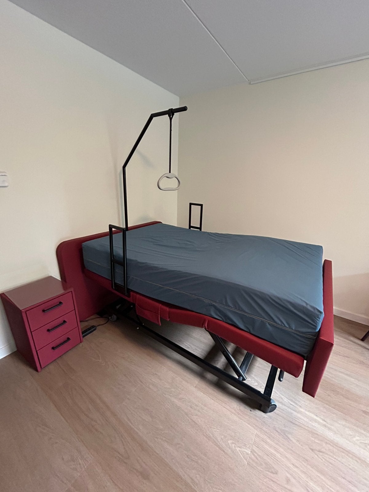 Hoog/laag bed 120x200cm Bedder, Ophalen, Verstelbaar, Zo goed als nieuw, Twijfelaar