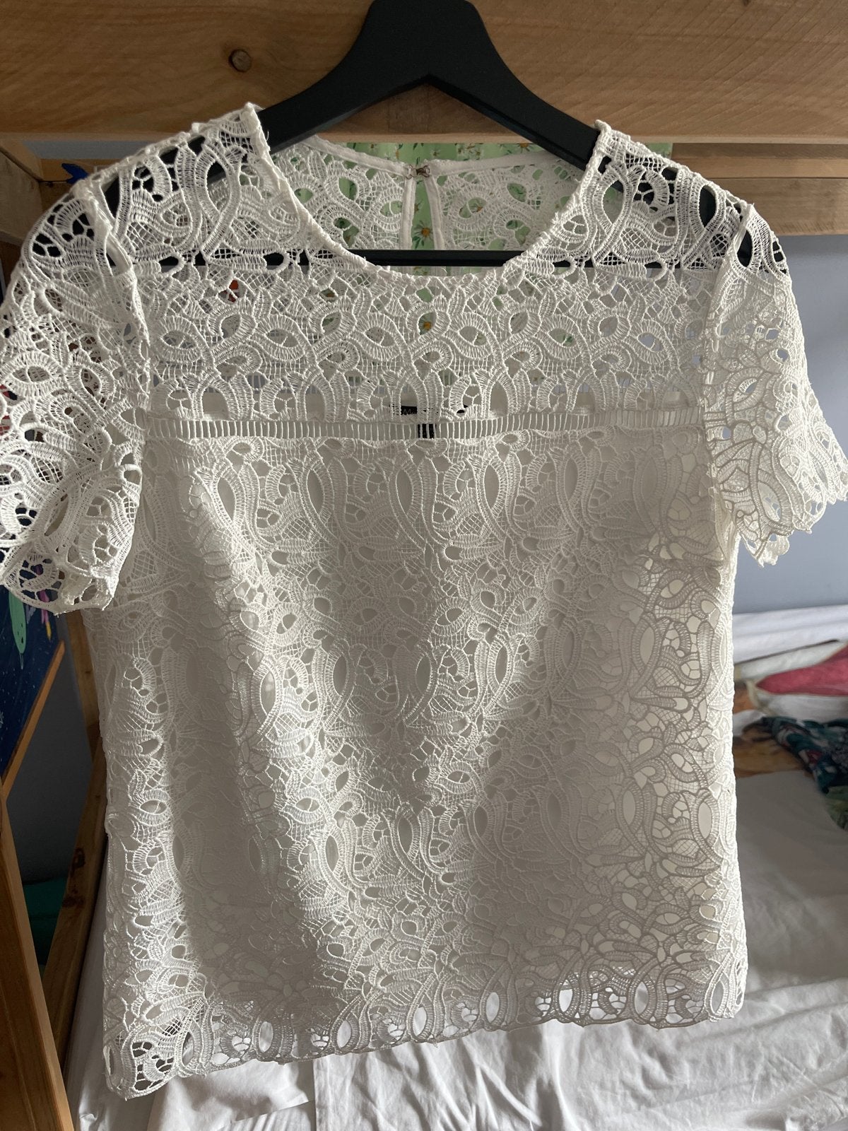 Witte kanten top met korte mouwen Massimo Dutti, Wit, Ophalen of Verzenden, Zo goed als nieuw, Korte mouw
