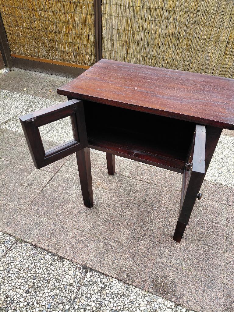 sidetable met glazen deurtjes, Ophalen, Gebruikt, 50 tot 100 cm, 25 tot 50 cm