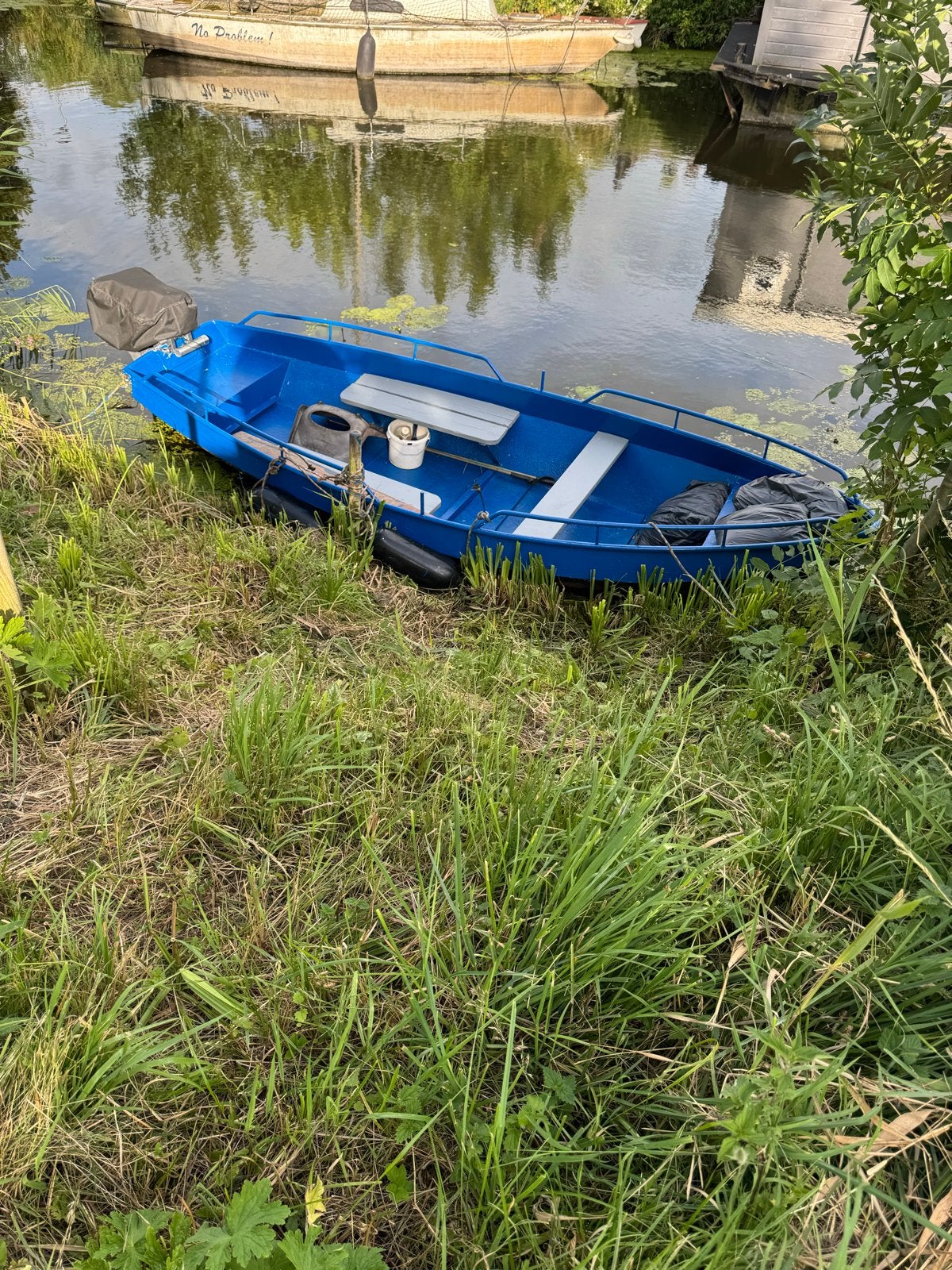 Blauwe sloep, ideaal voor grachten en meren, Gebruikt, Staal, Binnenboordmotor, Tot 1.00 meter