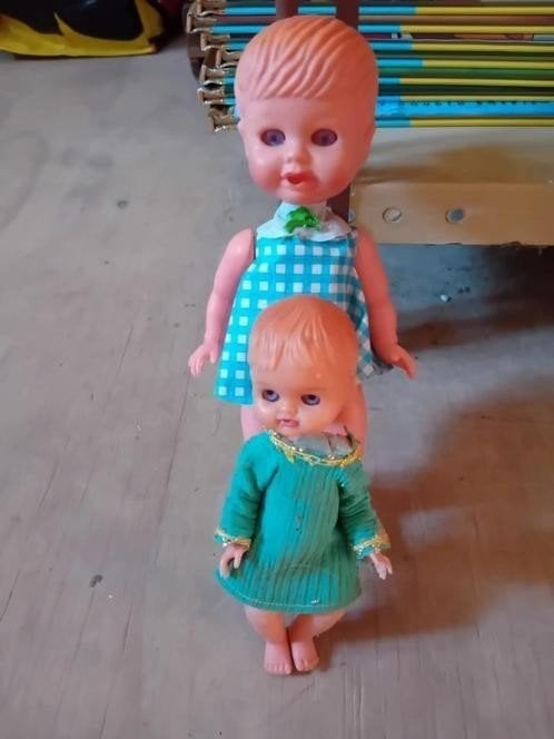 vintage 2 x pop poppen reismandje houten bedje 1 x knuffel, Ophalen of Verzenden