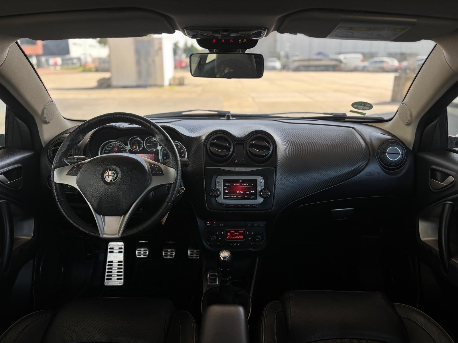 Alfa Romeo MiTo 0.9 TwinAir Esclusivo | NL-AUTO | AIRCO | LE, Auto's, Voorwielaandrijving, Dealer onderhouden, 101 pk, Gebruikt