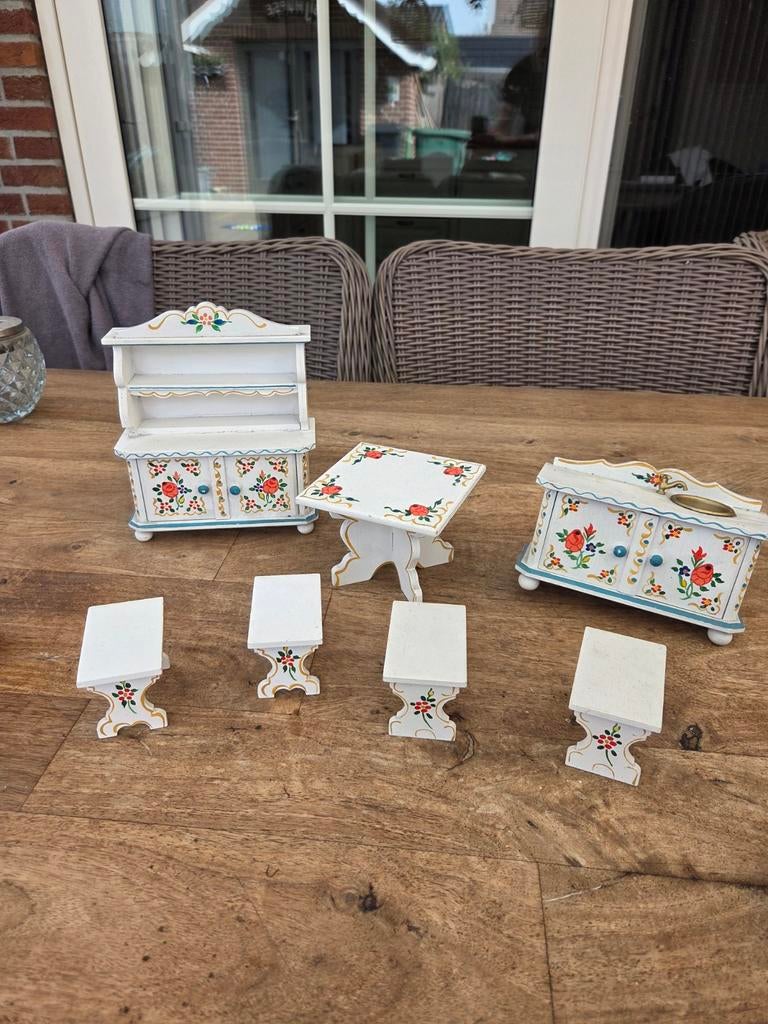 Poppenhuis meubels Dora kuhn, Ophalen, Gebruikt, Poppenhuis