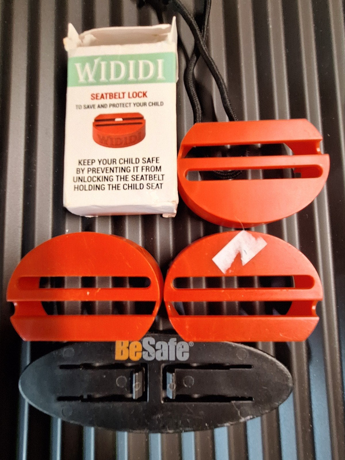 kindersloten voor autogordel, Ophalen