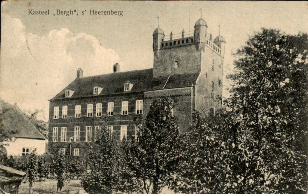 s Heerenberg - Kasteel Bergh - vooraanzicht, Ophalen of Verzenden, 1920 tot 1940, Gelopen, Gelderland