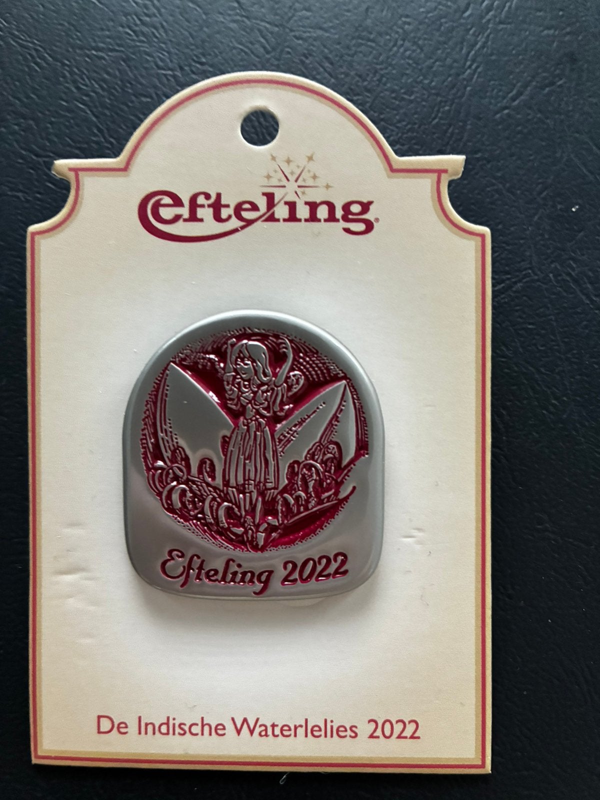 Efteling jaarpin 2022, Ophalen of Verzenden, Zo goed als nieuw, Button of Speldje